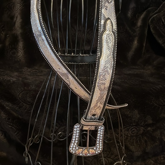 NWT Miss Me Silver Snakeskin Print Belt - Picture 2 of 11